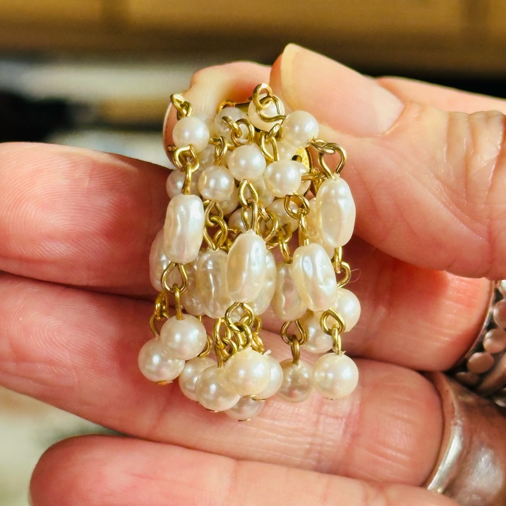 Elegant Pearl Earrings and Necklace Set - Picture 5 of 6